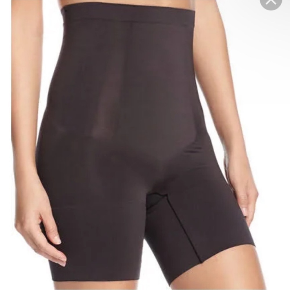 Spanx Oncore High Waist Mid Thigh Sculpting Shorts medium NEW